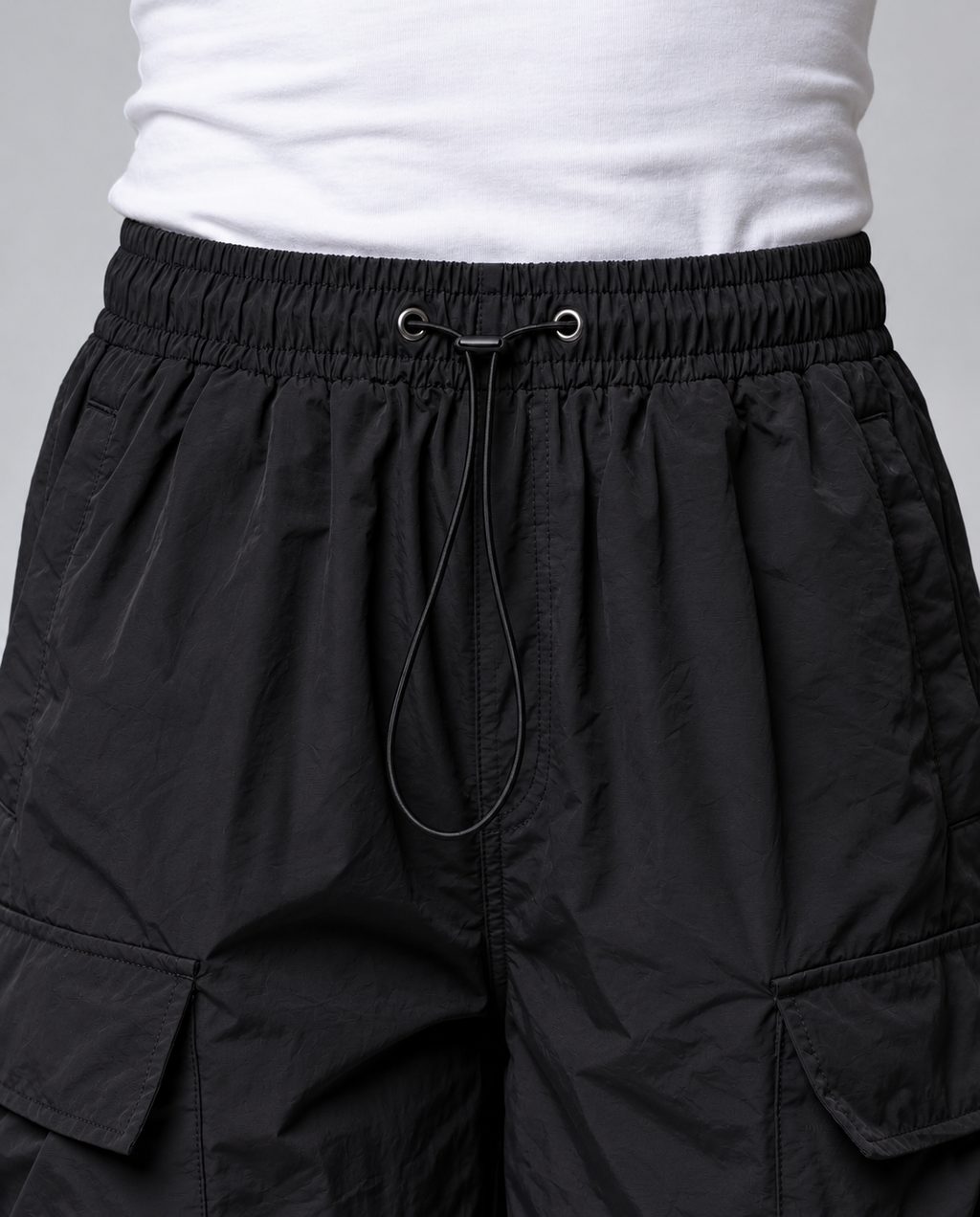 Women's Balloon Leg Cargo Pants – close-up detail