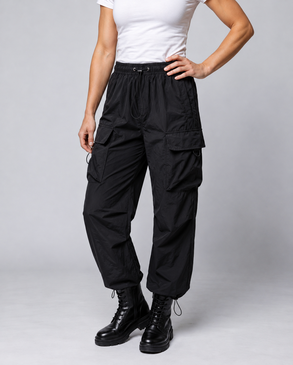 Women's Balloon Leg Cargo Pants – lower body view